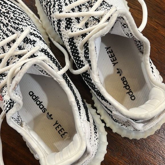 YEEZY BOOST 350 V2 Zebra - Picture 5 of 8